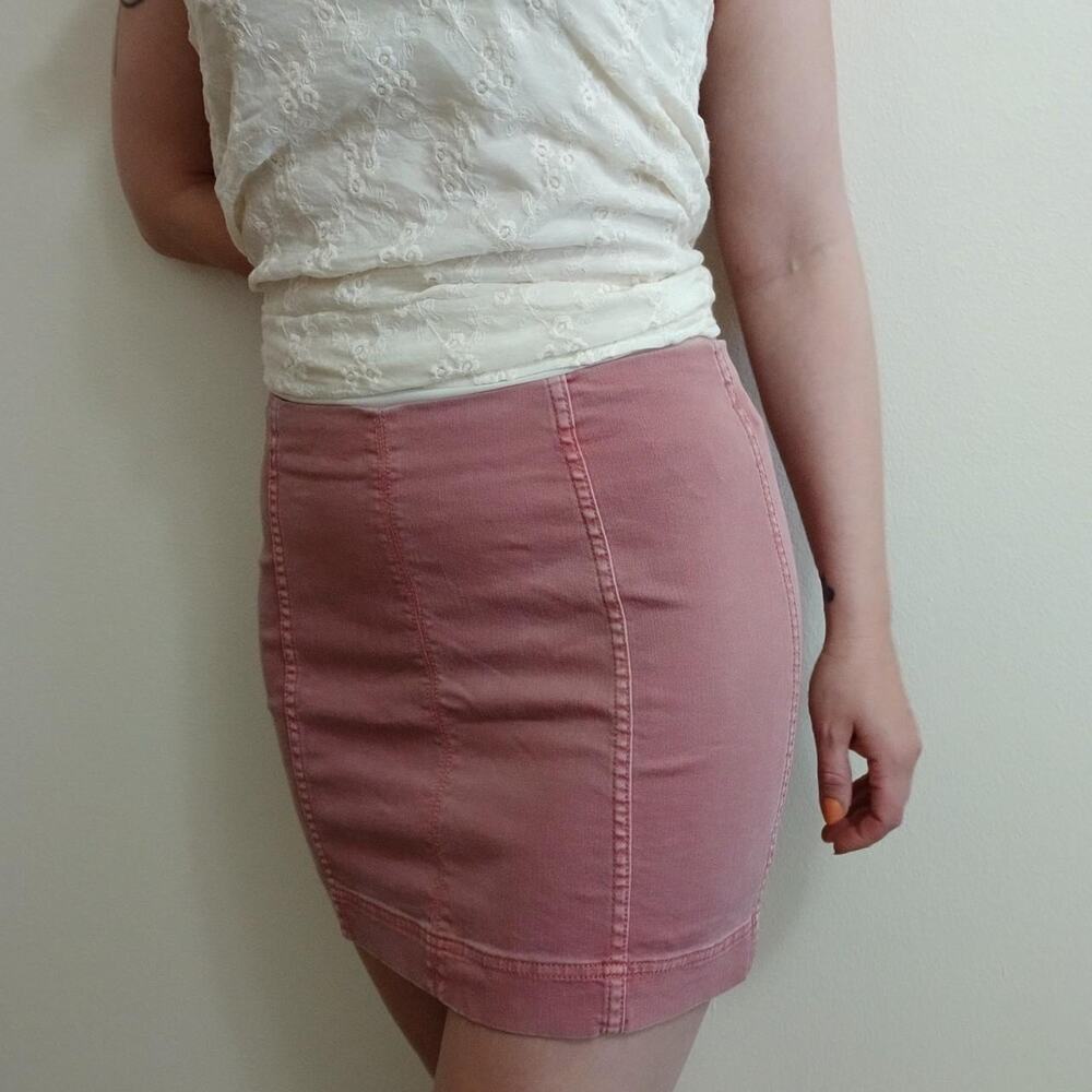 Dusty‎ pink fitted miniskirt